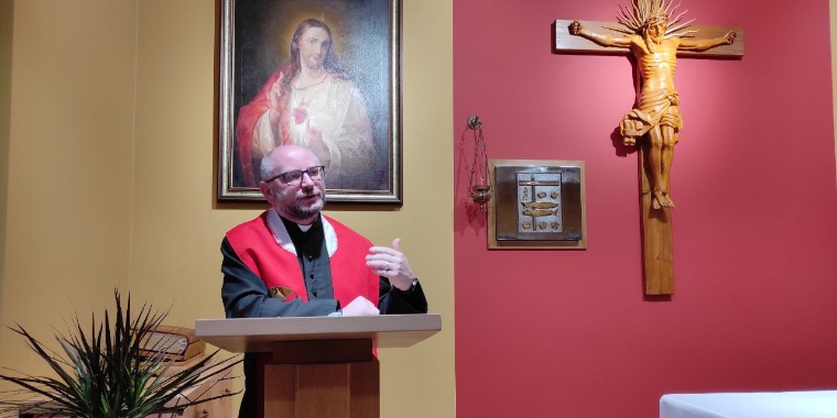 Odnowienie miesięczne – autentyczna wierność Bogu pociąga młodych