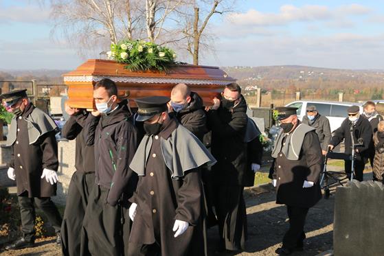 2020-11-21 Pogrzeb ks. Romualda Skowronka (36).jpeg