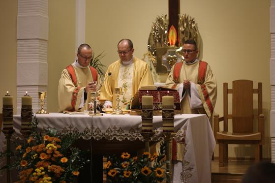 2017-10-01 Srebrny Jubileusz zycia zakonnego ks Poleszak ks Szczygiel ks Janus (43).JPG