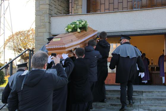 2020-11-21 Pogrzeb ks. Romualda Skowronka (40).jpeg